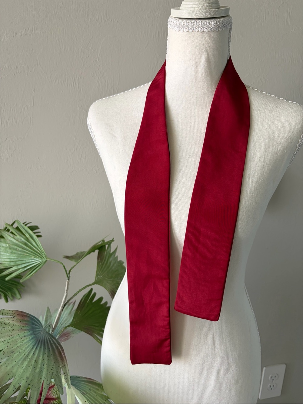 Women’s Burgundy Skinny Scarf